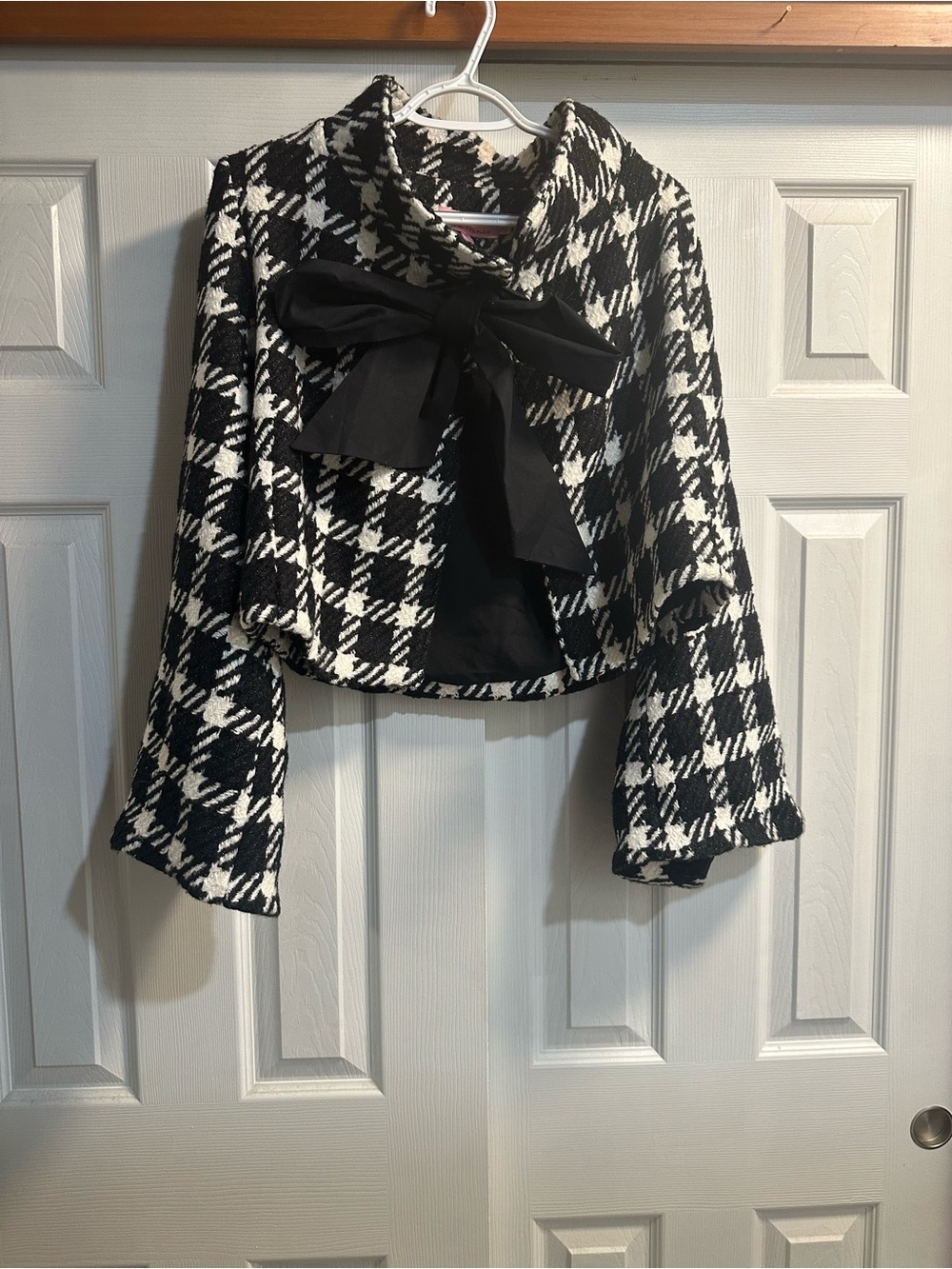 Eva Franco Black and White Houndstooth Bow-Accent Cropped Jacket